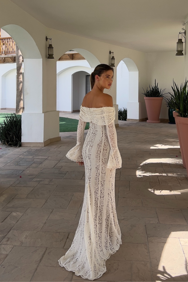 Abito Elegante Spalle Scoperte in Pizzo Maniche Lunghe