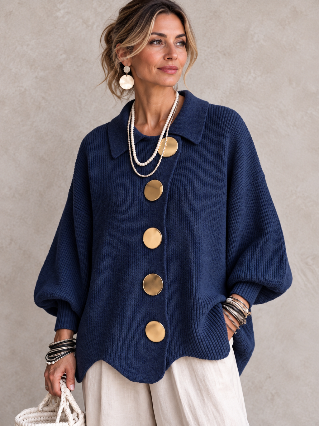 Cardigan oversize con colletto e grandi bottoni metallici