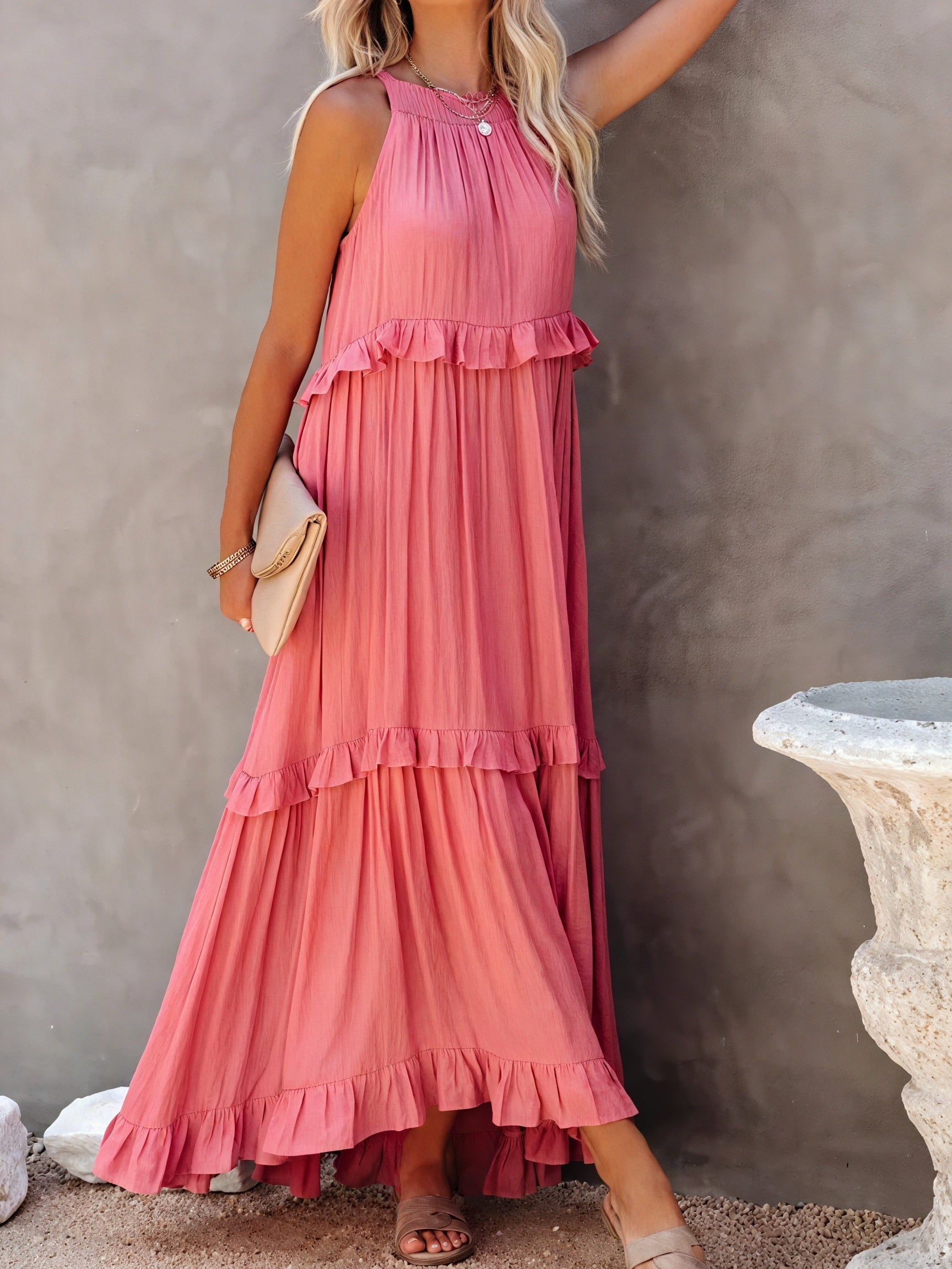 Abito Maxi Fluido con Scollo All'Americana e Dettagli Volant