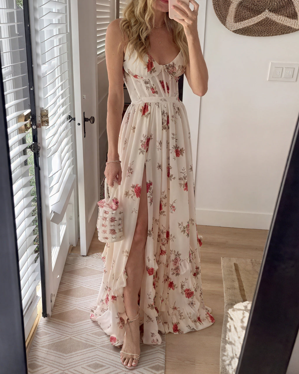 Abito Maxi Floreale con Spacco Profondo e Spalline Sottili