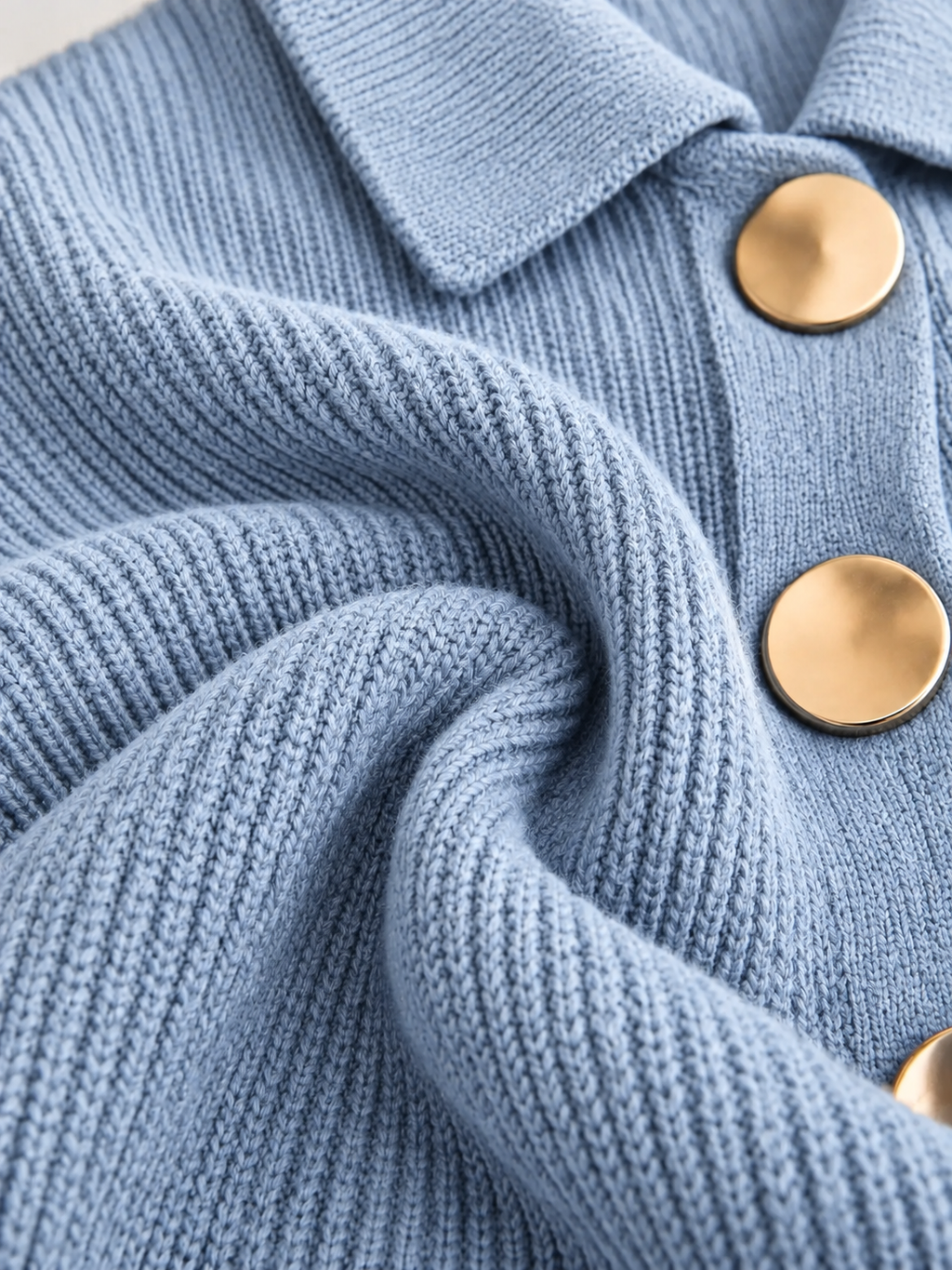Cardigan oversize con colletto e grandi bottoni metallici