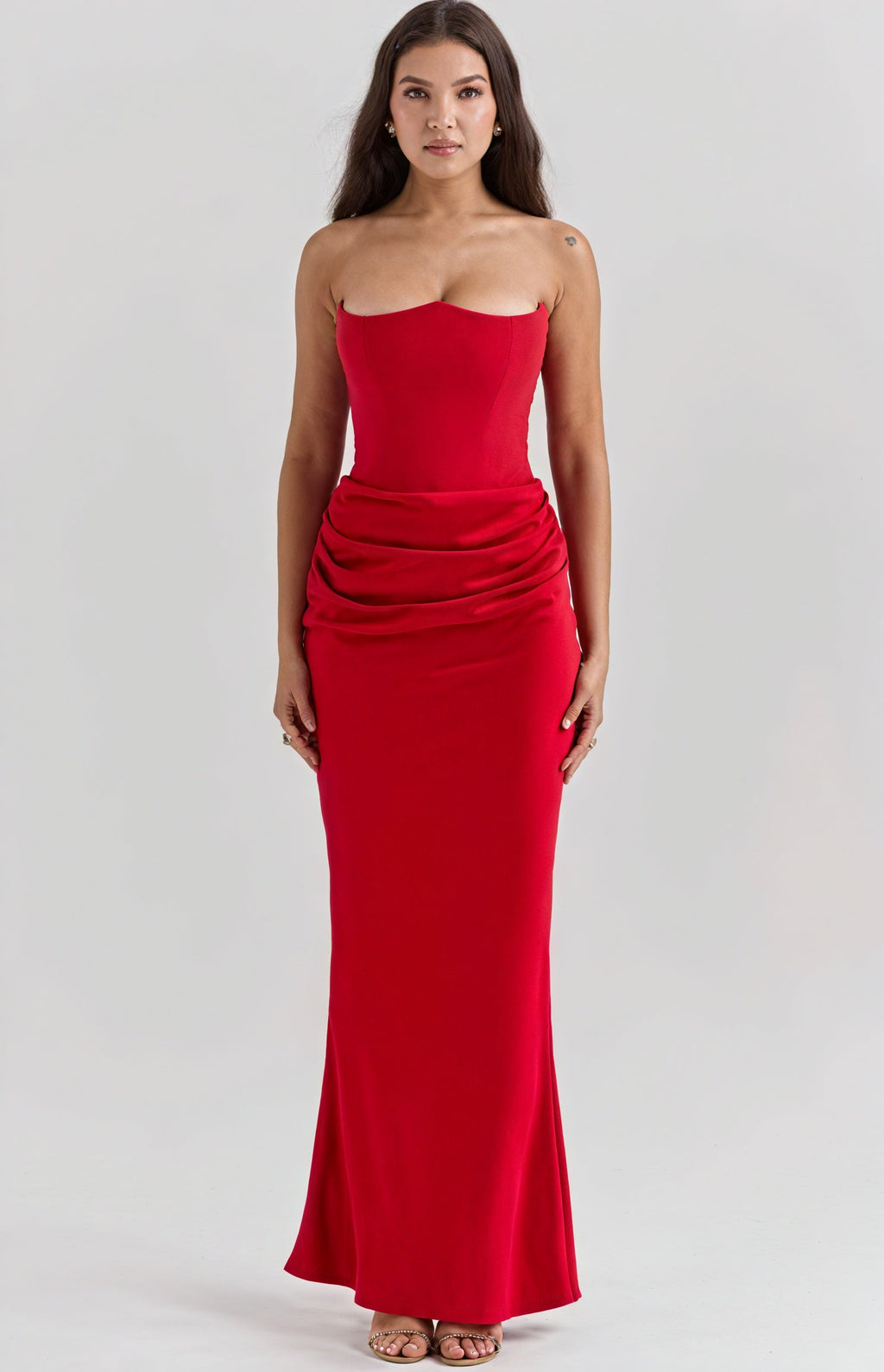 Abito Strapless: Eleganza Senza Tempo per Occasioni Speciali