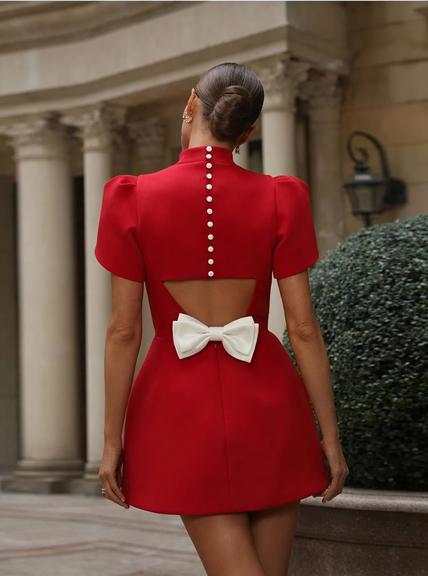 Capo Iconico: Eleganza Moderna e Silhouette Raffinata