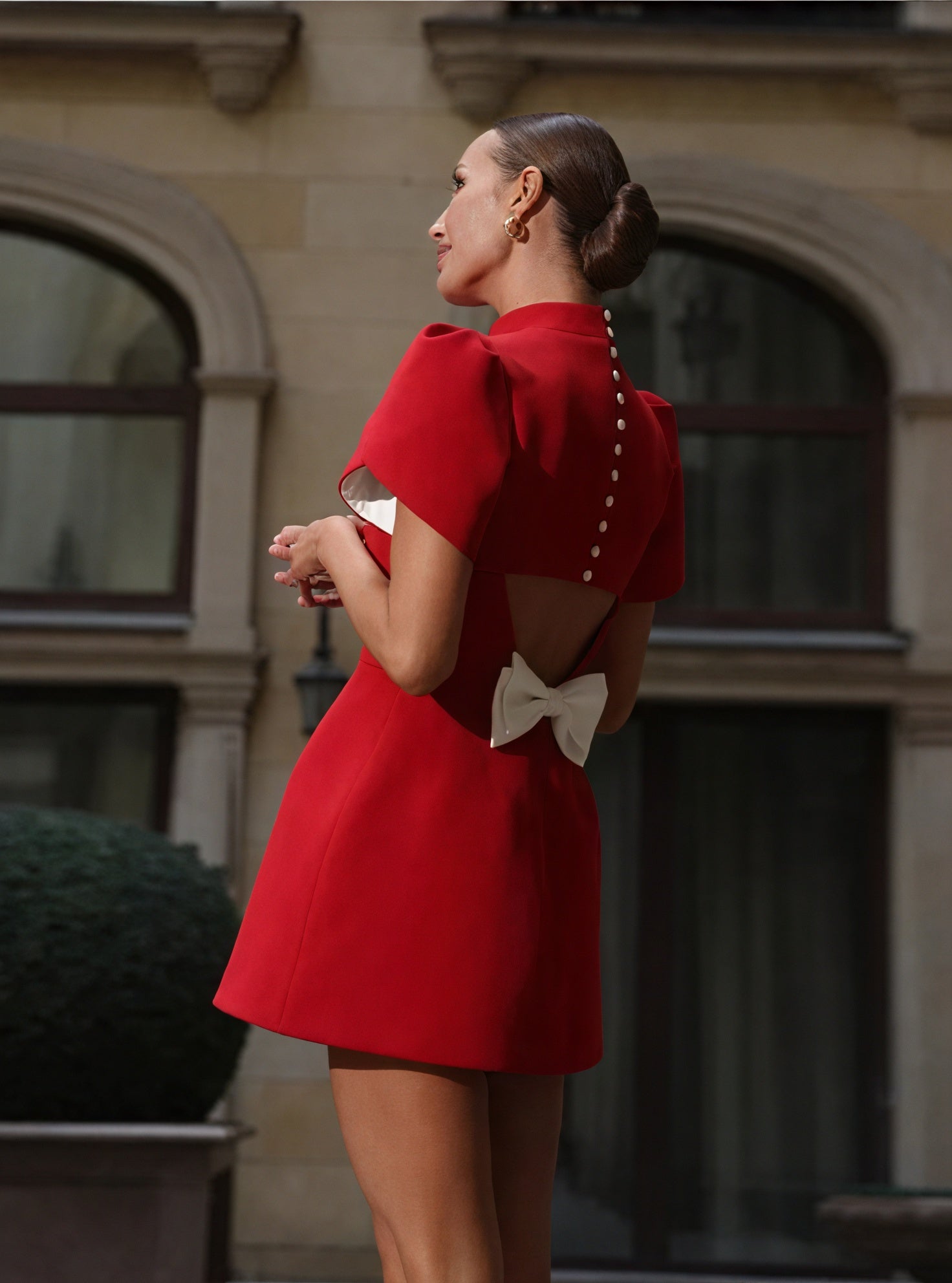 Capo Iconico: Eleganza Moderna e Silhouette Raffinata