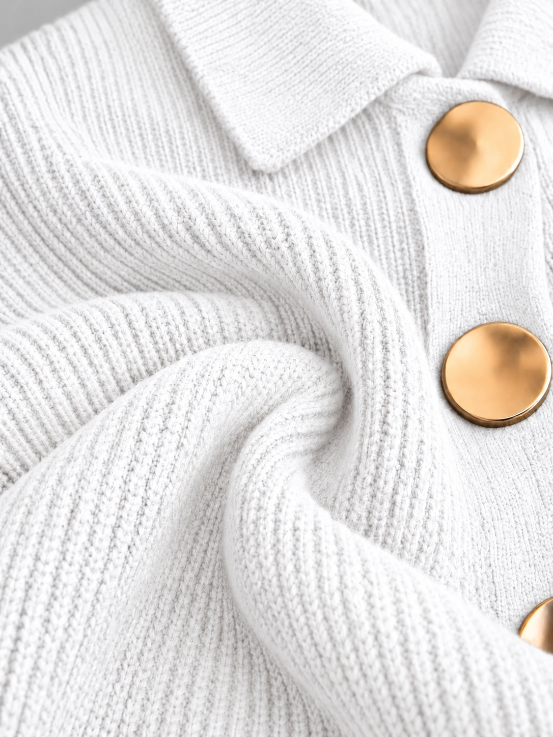 Cardigan oversize con colletto e grandi bottoni metallici