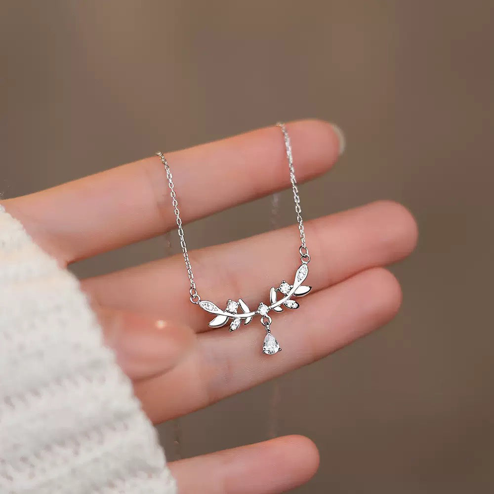 Laurel Blossom Dream Necklace