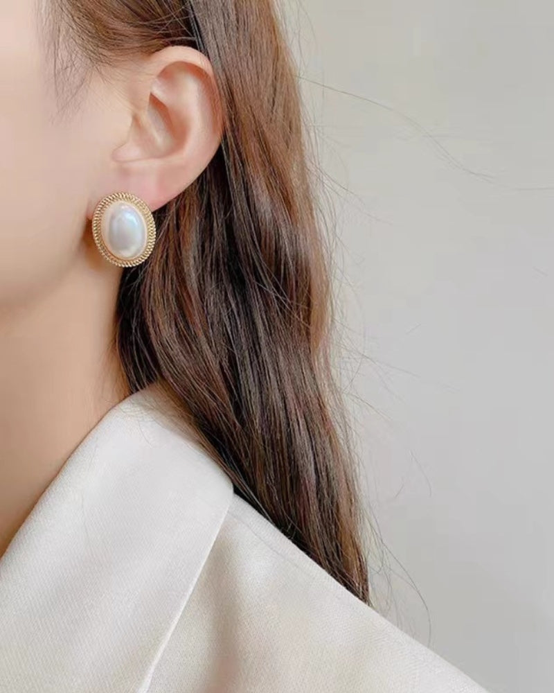 Orecchini a Bottone Radiance con Perla Ovale