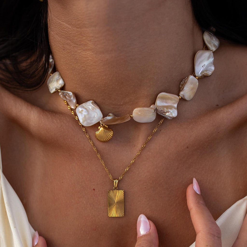 Niche Shell String Pendant Necklace