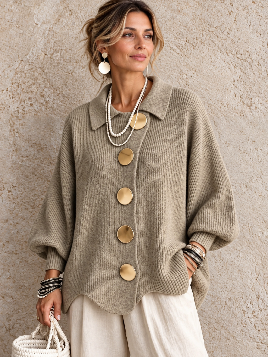 Cardigan oversize con colletto e grandi bottoni metallici