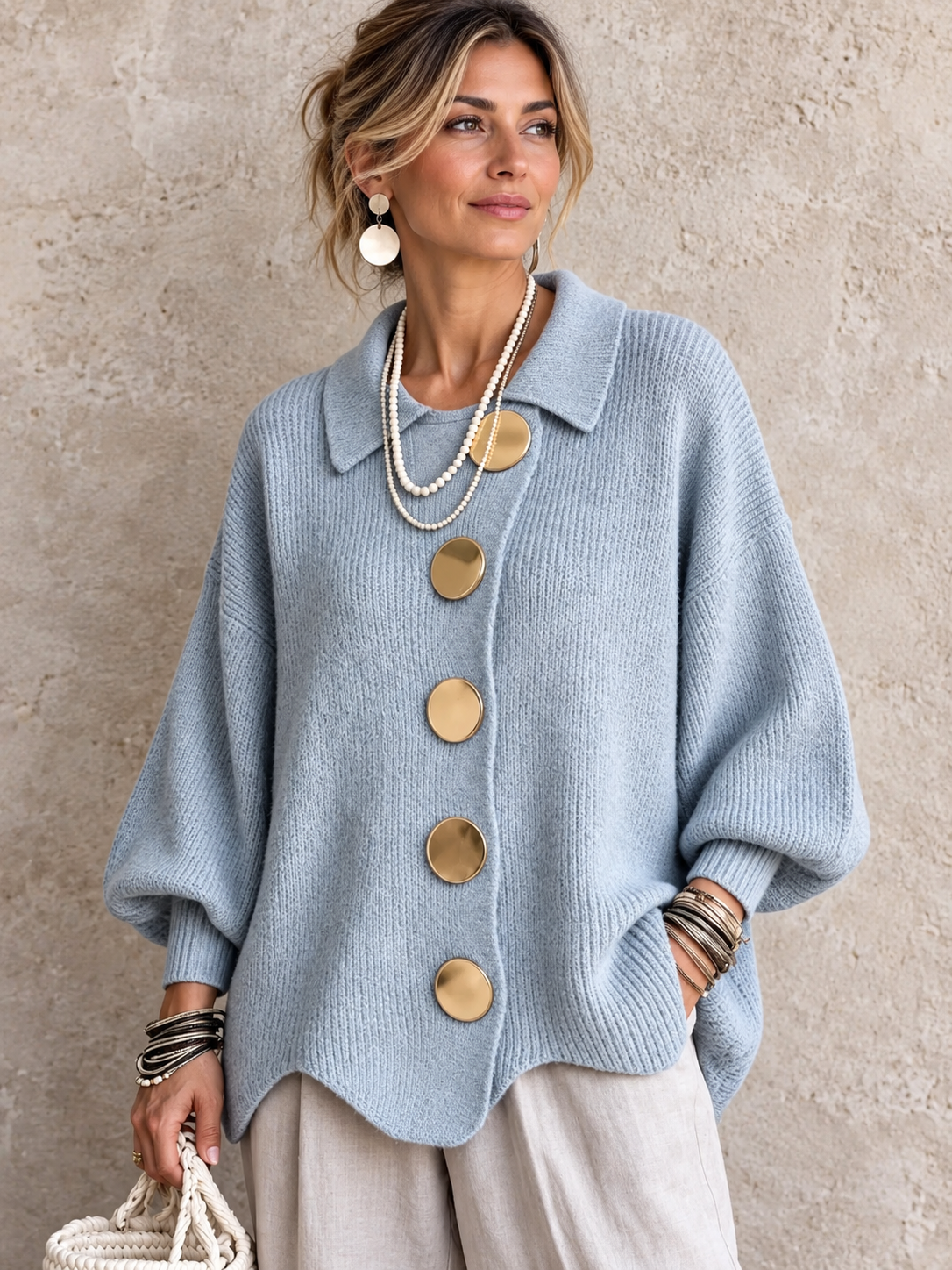 Cardigan oversize con colletto e grandi bottoni metallici